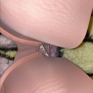 Victoria’s Secret pink size 40DD